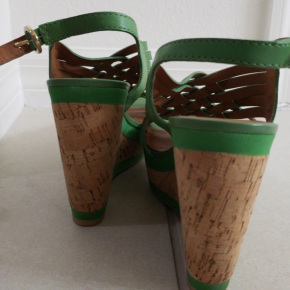 Shoes - Picture 2 of 4